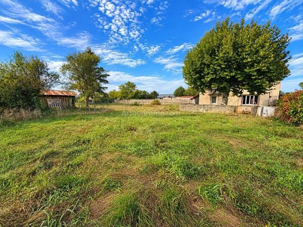 Vente                                                      Terrain
                        
                                         400 m2                     à Arandon-Passins