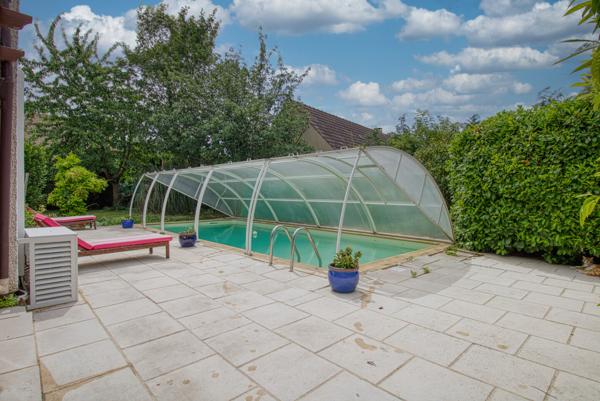 CHALIFERT – Maison familiale avec piscine sur un terrain de 827 m²