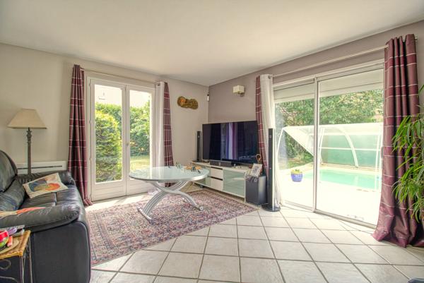 CHALIFERT – Maison familiale avec piscine sur un terrain de 827 m²