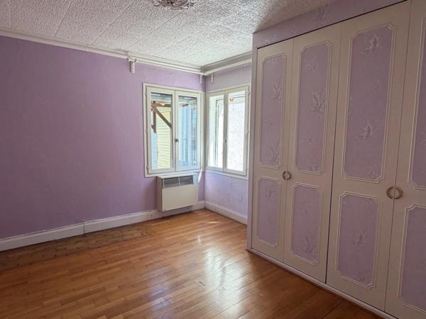 PAVILLON 4 CHAMBRES AVEC JARDIN,  GARAGE ET DÉPENDANCES
