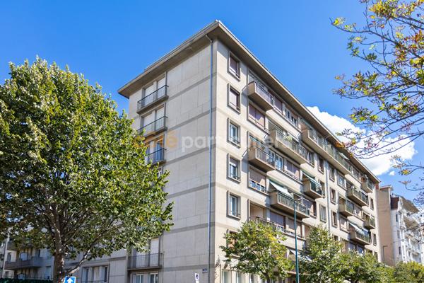 Vente
                Appartement62 m² - 2 Pièces -
                    CLERMONT-FERRAND (63000)
