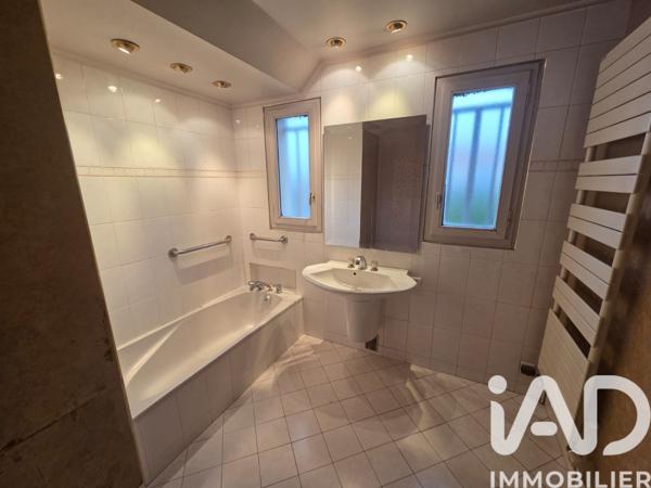 Maison à vendre 7 pièces 209 m² Salaise-sur-Sanne