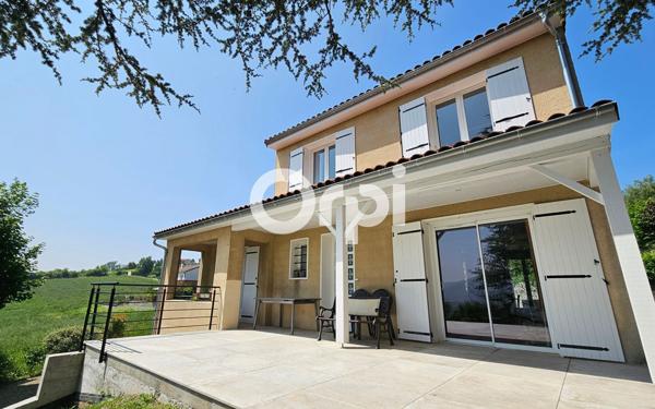 Maison à vendre    6 pièces •  Veyre-Monton