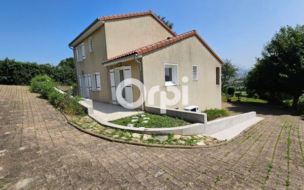 Maison à vendre    6 pièces •  Veyre-Monton