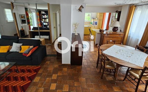 Maison à vendre    6 pièces •  Veyre-Monton