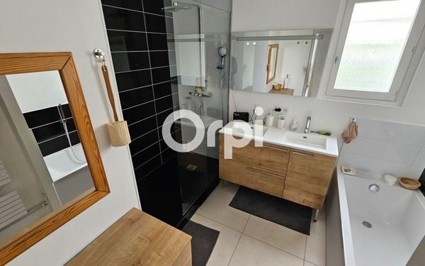 Maison à vendre    6 pièces •  Veyre-Monton