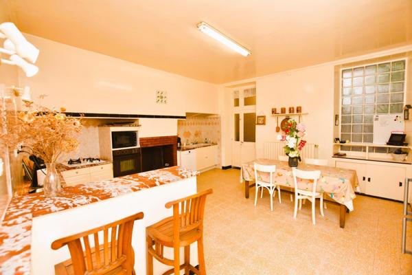 Maison de Maître 276m² habitable, jardin, dépendances