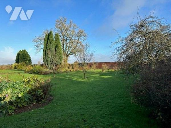 A vendre Terrain constructible BOOS. Centre ville Belle parcelle constructible d'environ 850m² ...