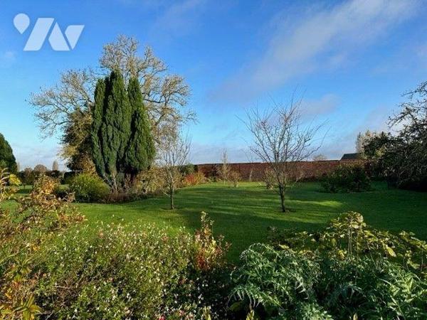 A vendre Terrain constructible BOOS. Centre ville Belle parcelle constructible d'environ 850m² ...