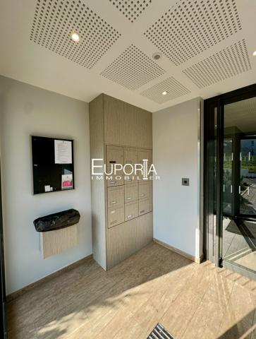 Appartement Attique T4 100 m² avec terrasse de 79m2 à Sainte-Foy-Lès-Lyon