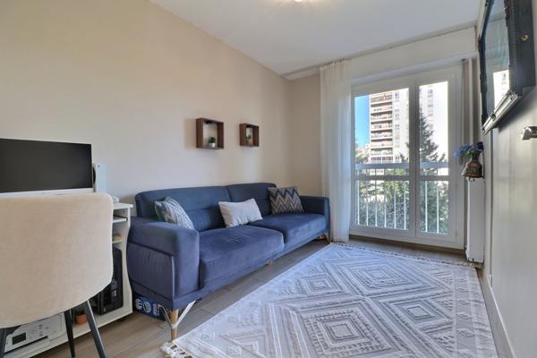 Marseille (13010) Marseille 10ième, dans une résidence au calmeT4 avec balcon et vue dans les arbres ...