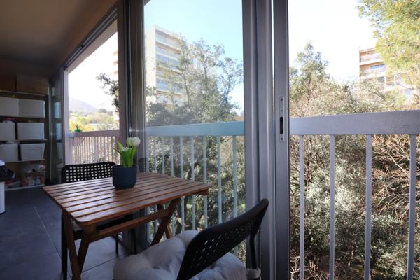 Marseille (13010) Marseille 10ième, dans une résidence au calmeT4 avec balcon et vue dans les arbres ...