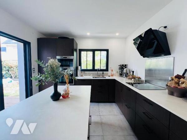A VENDRE - LA TURBALLE - PROCHE PLAGE ET COMMERCES MASION T5 RECENTE - VENDUE LOUEE
Située à 5...