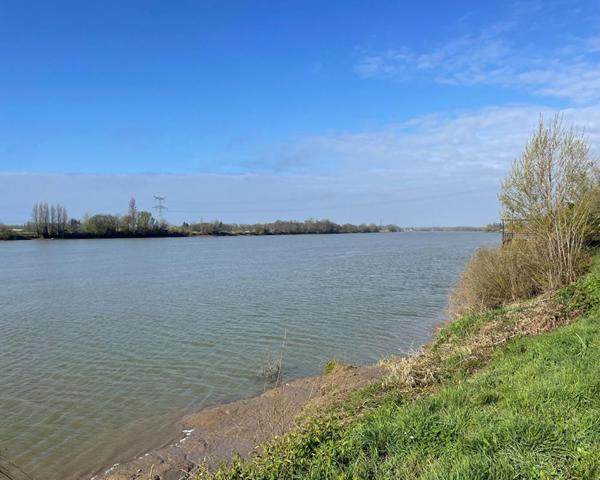 Maison en pierre vue sur la Garonne - Fort potentiel - Cambes