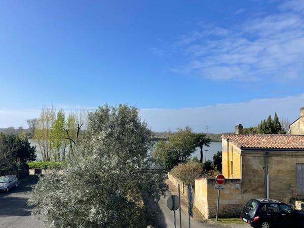 Maison en pierre vue sur la Garonne - Fort potentiel - Cambes