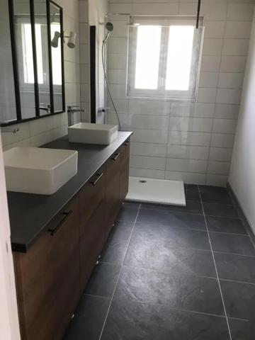 Appartement à louer à Lanuéjouls (12350)