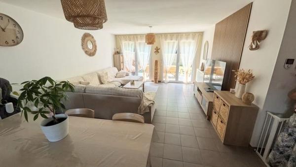 Maison 293 216 € Castelnau-de-Médoc 5 p 98 m² DPE A