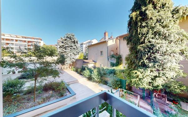 Appartement à vendre    3 pièces • 78,94 m2 Lyon 1