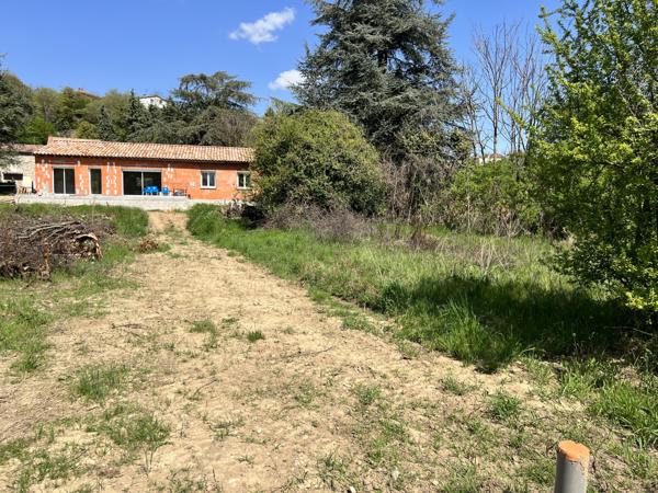 Saint-Privat (07200) BELLES PARCELLES CENTRE DE SAINT PRIVAT