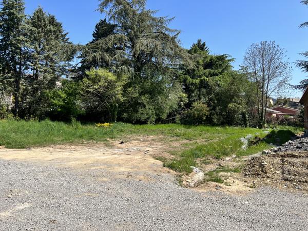 Saint-Privat (07200) BELLES PARCELLES CENTRE DE SAINT PRIVAT