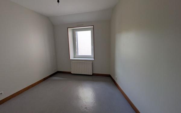 Maison à louer    2 pièces • 29,60 m2 Saint-Cyprien-sur-Dourdou