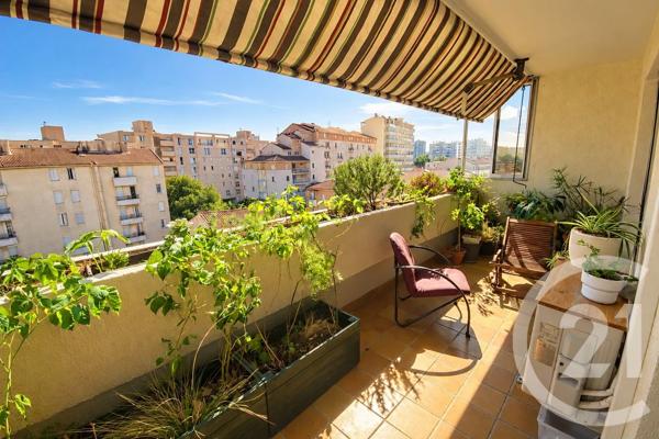 Appartement F3 à vendre  3 pièces - 73 m 2   TOULON  - 83