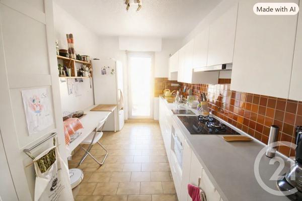 Appartement F3 à vendre  3 pièces - 73 m 2   TOULON  - 83