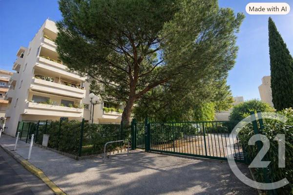 Appartement F3 à vendre  3 pièces - 73 m 2   TOULON  - 83