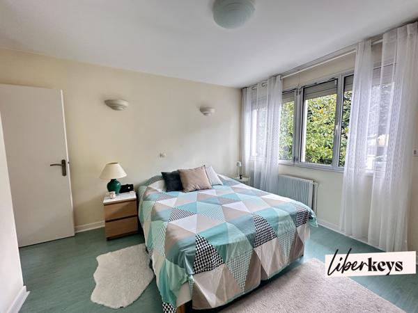 RARE, PLAIN PIED AVEC SOUS-SOL AU BLANC MESNIL