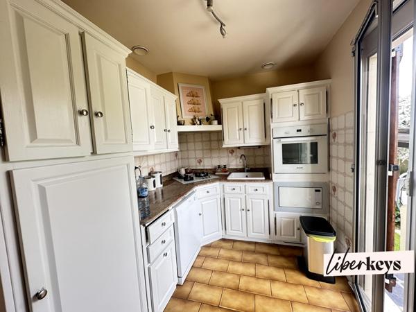 RARE, PLAIN PIED AVEC SOUS-SOL AU BLANC MESNIL