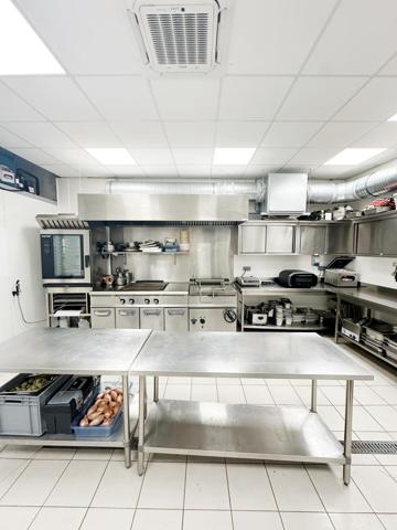 Fonds De Commerce
        
        - 80 m² 95 000 € *
