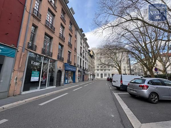 Local commercial à louer 61.75m² Grenoble (38000)