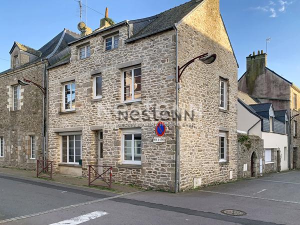 Maison en pierre à rénover avec beau potentiel ? Centre de Muzillac