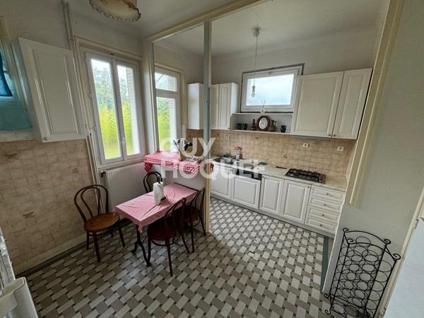 Maison familiale de 200 m2 avec 5 chambres à Dordives et son terrain de 2800 m2.