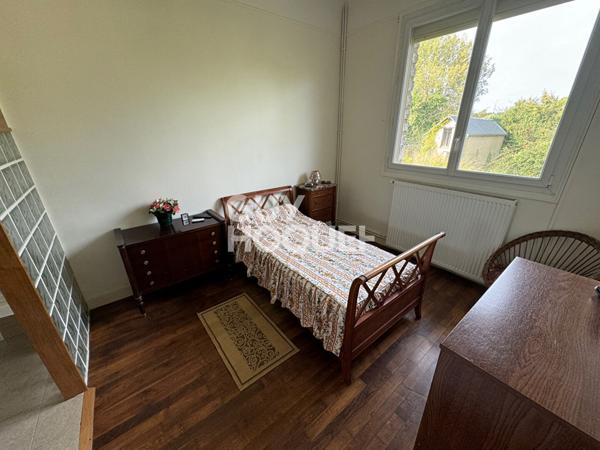 Maison familiale de 200 m2 avec 5 chambres à Dordives et son terrain de 2800 m2.