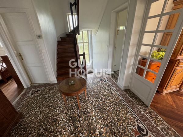 Maison familiale de 200 m2 avec 5 chambres à Dordives et son terrain de 2800 m2.