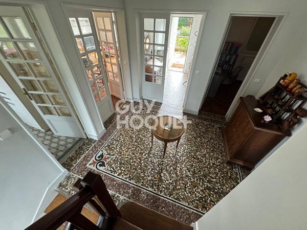 Maison familiale de 200 m2 avec 5 chambres à Dordives et son terrain de 2800 m2.