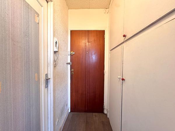 STUDIO à vendre en dernier étage- Idéal investisseur