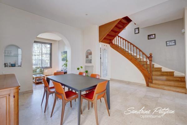 Maison bourgeoise 228m² - 6 chambres - Jardin - Saint Priest Village