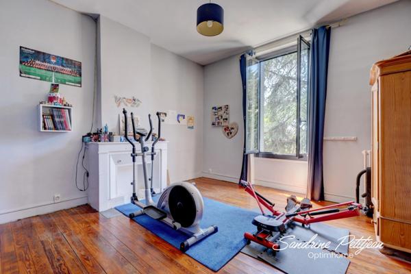 Maison bourgeoise 228m² - 6 chambres - Jardin - Saint Priest Village