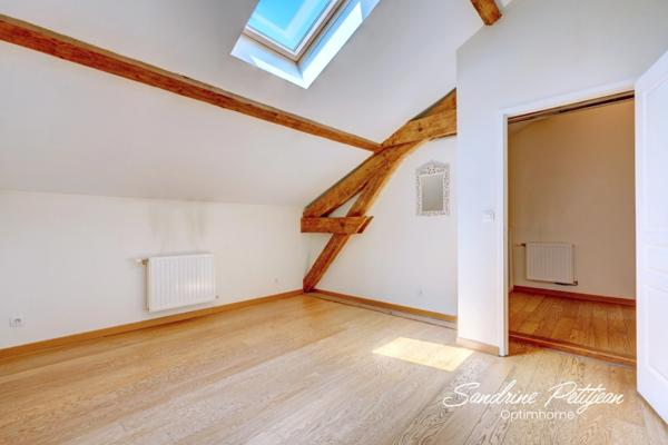 Maison bourgeoise 228m² - 6 chambres - Jardin - Saint Priest Village