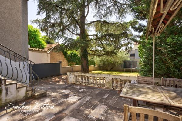 Maison bourgeoise 228m² - 6 chambres - Jardin - Saint Priest Village