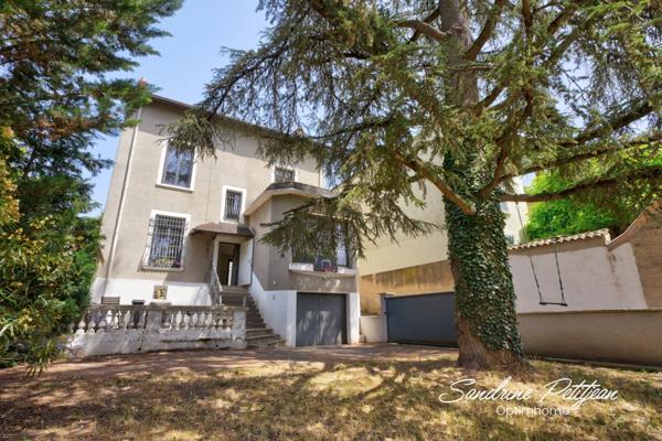Maison bourgeoise 228m² - 6 chambres - Jardin - Saint Priest Village