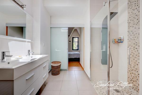 Maison bourgeoise 228m² - 6 chambres - Jardin - Saint Priest Village