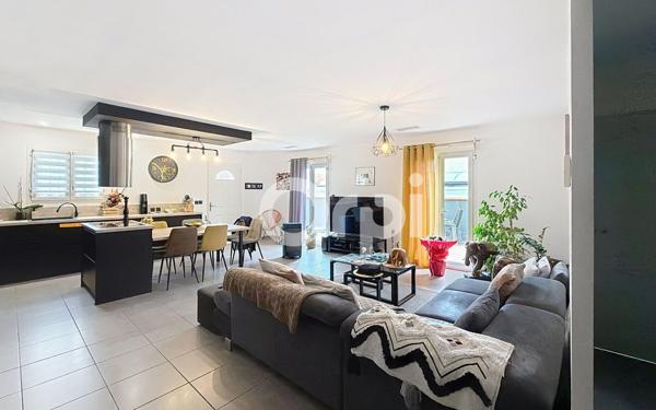 Maison à vendre    4 pièces •  Pia