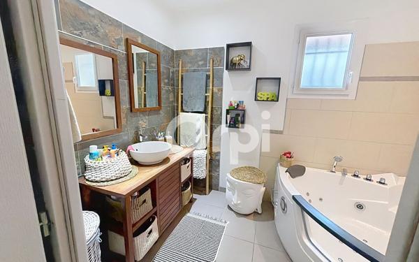 Maison à vendre    4 pièces •  Pia