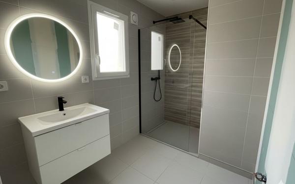 Appartement à vendre    3 pièces •  Caveirac