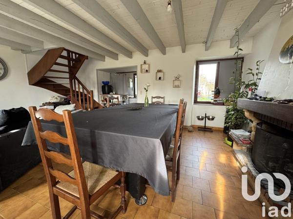 Maison 5 pièces de 75 m² à Le Tronchet (35540)