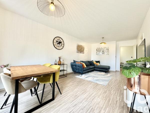 Appartement 3 pièces de 64 m² à Massy (91300)