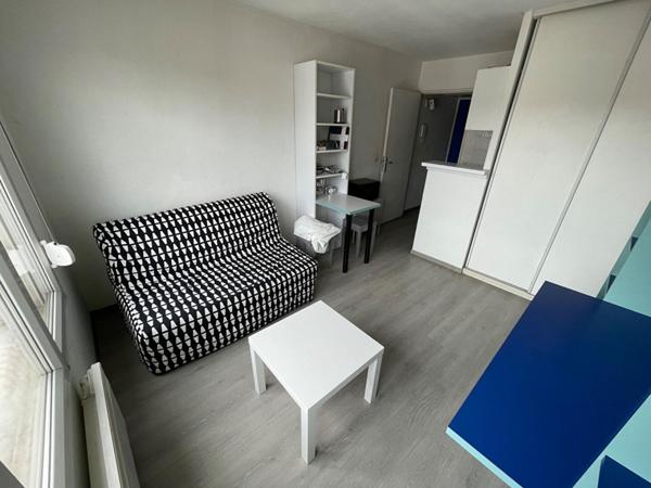 A LOUER : T1 à LILLE • • 460 € CC • Réf. 2929343